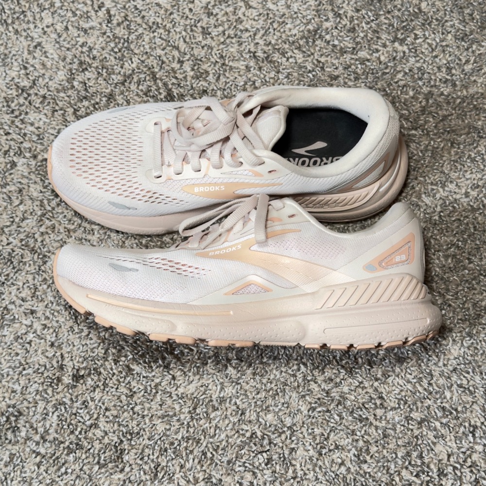 Brooks Adrenaline GTS 23 Womens Running Shoes Peach Cream 1203811B655